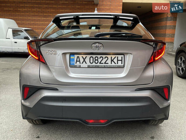 Серый Тойота C-HR, объемом двигателя 1.2 л и пробегом 62 тыс. км за 21500 $, фото 23 на Automoto.ua
