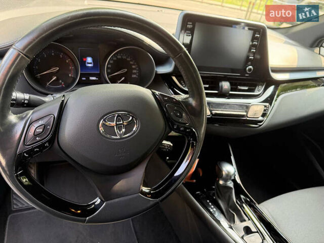 Сірий Тойота C-HR, об'ємом двигуна 1.2 л та пробігом 72 тис. км за 21500 $, фото 59 на Automoto.ua