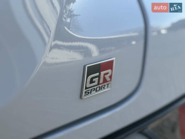 Сірий Тойота C-HR, об'ємом двигуна 2 л та пробігом 46 тис. км за 33000 $, фото 26 на Automoto.ua