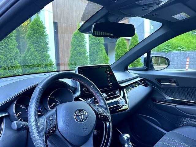 Серый Тойота C-HR, объемом двигателя 2 л и пробегом 47 тыс. км за 30800 $, фото 8 на Automoto.ua