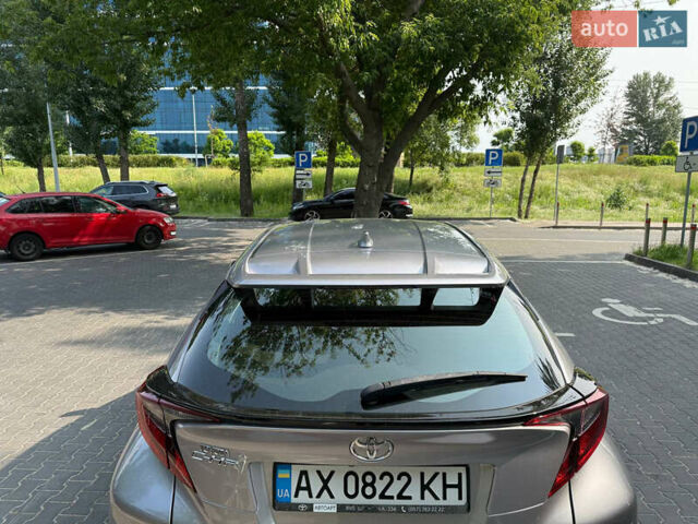 Сірий Тойота C-HR, об'ємом двигуна 1.2 л та пробігом 72 тис. км за 21500 $, фото 20 на Automoto.ua