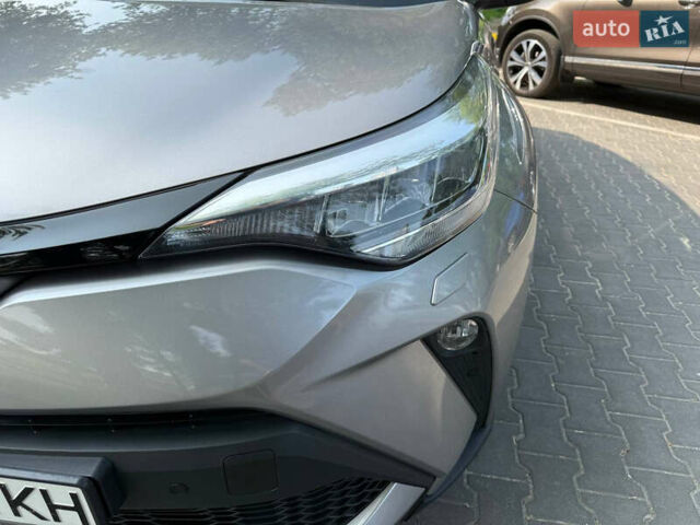 Сірий Тойота C-HR, об'ємом двигуна 1.2 л та пробігом 72 тис. км за 21500 $, фото 43 на Automoto.ua