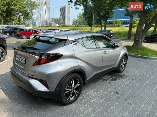 Сірий Тойота C-HR, об'ємом двигуна 1.2 л та пробігом 72 тис. км за 21500 $, фото 10 на Automoto.ua