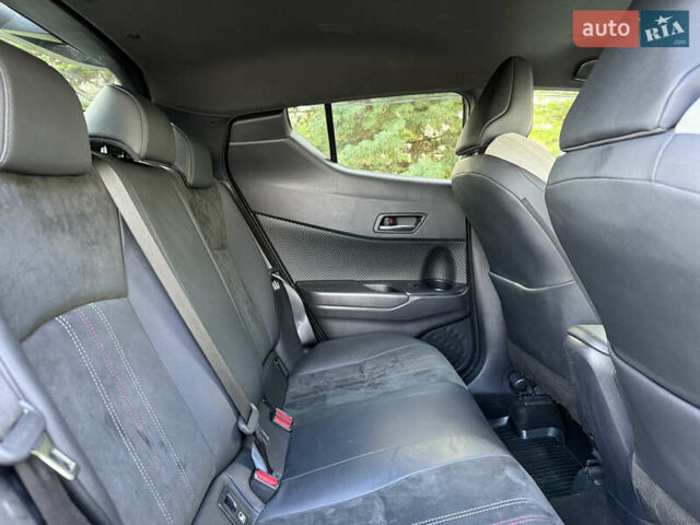 Сірий Тойота C-HR, об'ємом двигуна 2 л та пробігом 43 тис. км за 29900 $, фото 20 на Automoto.ua