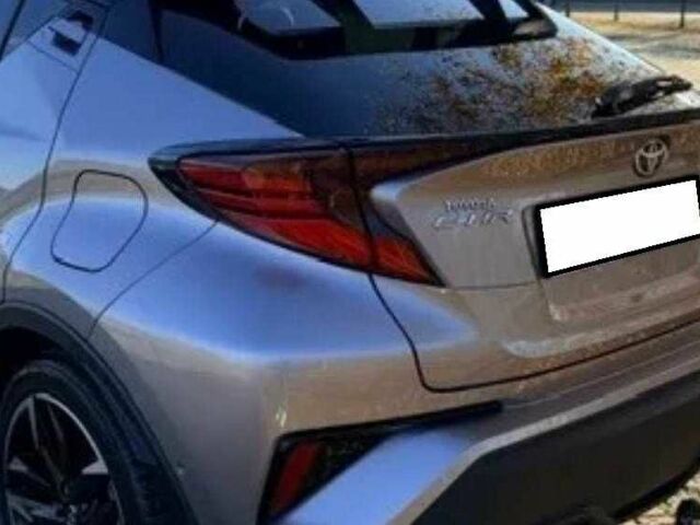 Серый Тойота C-HR, объемом двигателя 2 л и пробегом 64 тыс. км за 14800 $, фото 3 на Automoto.ua