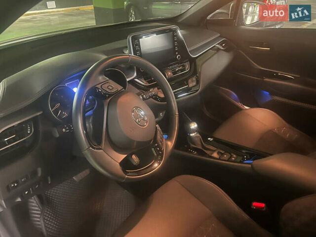Серый Тойота C-HR, объемом двигателя 1.2 л и пробегом 15 тыс. км за 25500 $, фото 6 на Automoto.ua