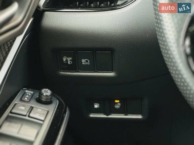 Сірий Тойота C-HR, об'ємом двигуна 1.99 л та пробігом 59 тис. км за 30060 $, фото 21 на Automoto.ua