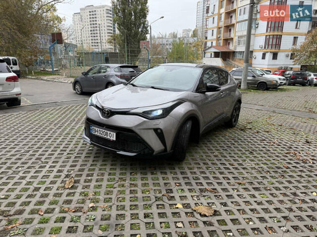 Серый Тойота C-HR, объемом двигателя 1.99 л и пробегом 19 тыс. км за 27500 $, фото 3 на Automoto.ua