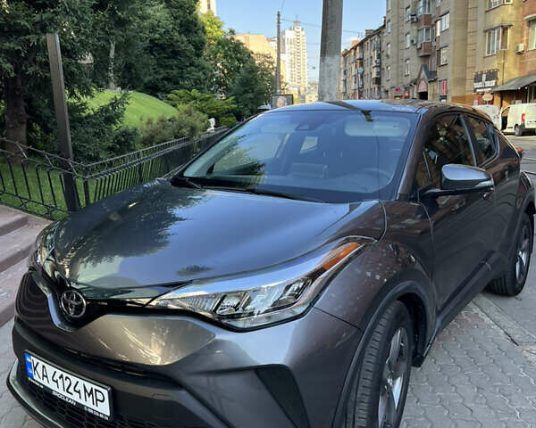 Серый Тойота C-HR, объемом двигателя 2 л и пробегом 78 тыс. км за 21500 $, фото 2 на Automoto.ua