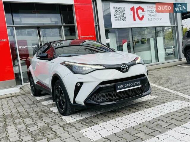 Сірий Тойота C-HR, об'ємом двигуна 1.99 л та пробігом 59 тис. км за 30060 $, фото 27 на Automoto.ua