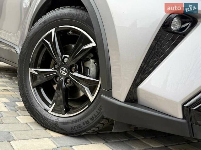 Серый Тойота C-HR, объемом двигателя 1.99 л и пробегом 43 тыс. км за 29500 $, фото 18 на Automoto.ua