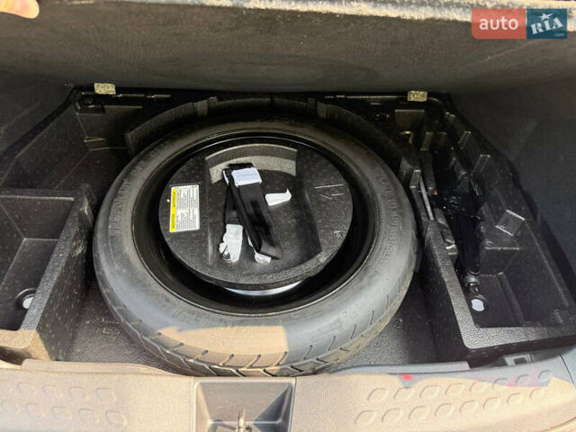 Сірий Тойота C-HR, об'ємом двигуна 1.2 л та пробігом 72 тис. км за 21500 $, фото 76 на Automoto.ua