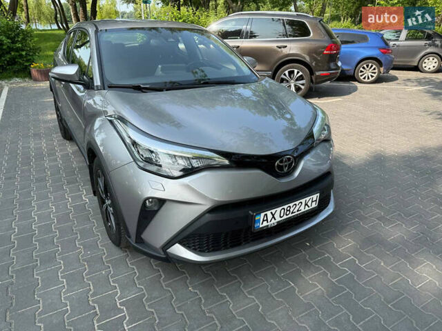 Сірий Тойота C-HR, об'ємом двигуна 1.2 л та пробігом 72 тис. км за 21500 $, фото 2 на Automoto.ua