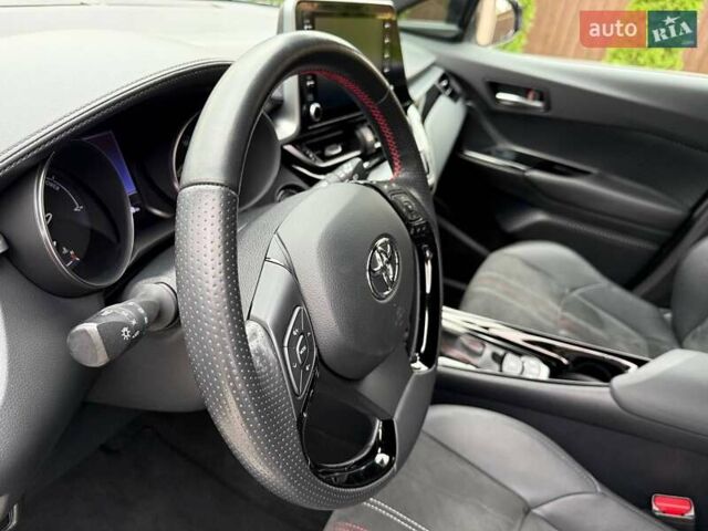 Серый Тойота C-HR, объемом двигателя 1.99 л и пробегом 43 тыс. км за 29500 $, фото 32 на Automoto.ua