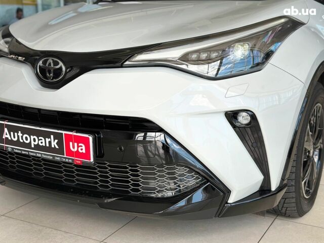 Серый Тойота C-HR, объемом двигателя 2 л и пробегом 27 тыс. км за 30990 $, фото 11 на Automoto.ua