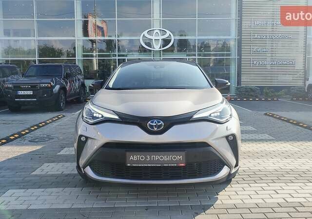 Серый Тойота C-HR, объемом двигателя 1.99 л и пробегом 32 тыс. км за 29200 $, фото 4 на Automoto.ua