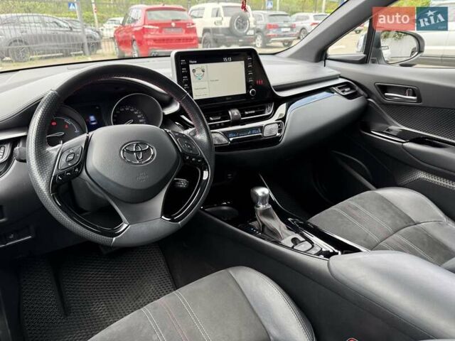 Серый Тойота C-HR, объемом двигателя 1.99 л и пробегом 95 тыс. км за 27300 $, фото 41 на Automoto.ua