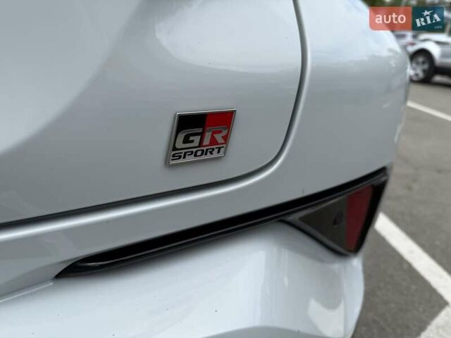 Серый Тойота C-HR, объемом двигателя 1.99 л и пробегом 95 тыс. км за 27300 $, фото 13 на Automoto.ua