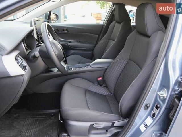Сірий Тойота C-HR, об'ємом двигуна 1.8 л та пробігом 29 тис. км за 29500 $, фото 6 на Automoto.ua