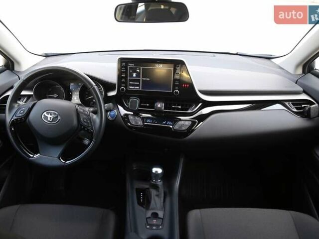 Серый Тойота C-HR, объемом двигателя 1.8 л и пробегом 29 тыс. км за 29900 $, фото 11 на Automoto.ua