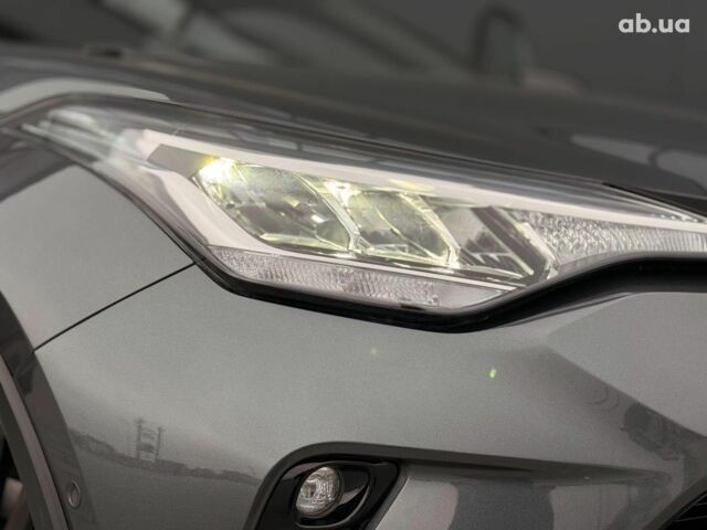 Серый Тойота C-HR, объемом двигателя 1.8 л и пробегом 28 тыс. км за 25490 $, фото 42 на Automoto.ua