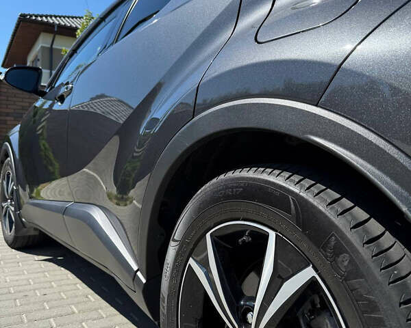 Серый Тойота C-HR, объемом двигателя 1.99 л и пробегом 38 тыс. км за 31000 $, фото 6 на Automoto.ua