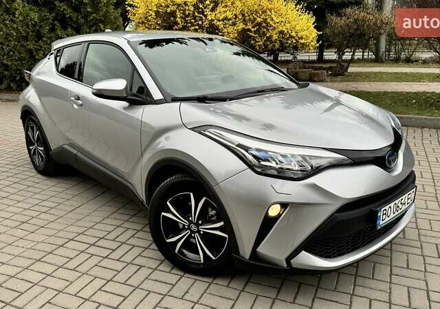 Серый Тойота C-HR, объемом двигателя 1.99 л и пробегом 11 тыс. км за 30999 $, фото 8 на Automoto.ua