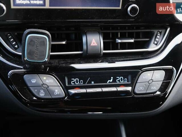 Серый Тойота C-HR, объемом двигателя 1.8 л и пробегом 29 тыс. км за 29900 $, фото 18 на Automoto.ua