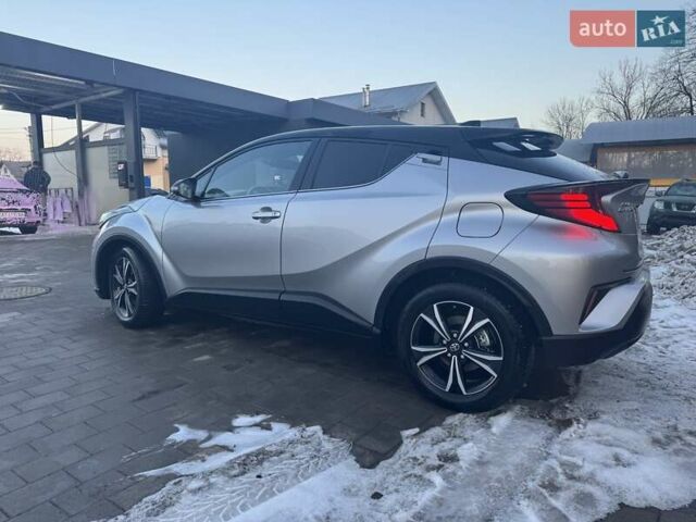 Серый Тойота C-HR, объемом двигателя 1.8 л и пробегом 58 тыс. км за 31200 $, фото 3 на Automoto.ua