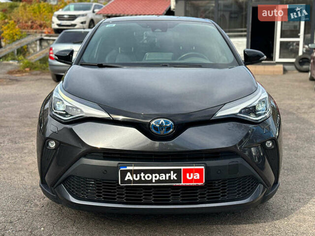 Серый Тойота C-HR, объемом двигателя 2 л и пробегом 42 тыс. км за 29890 $, фото 1 на Automoto.ua