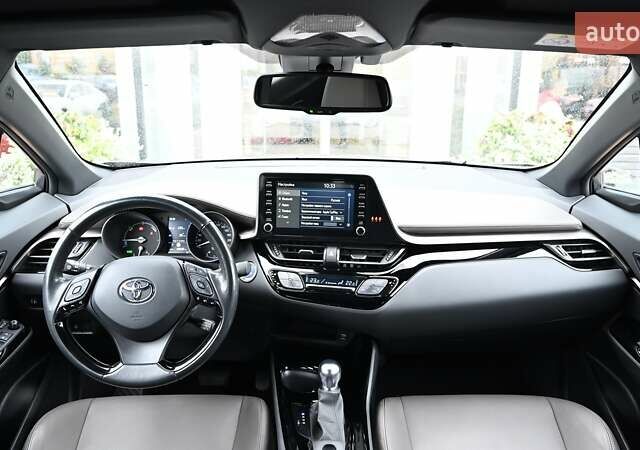 Серый Тойота C-HR, объемом двигателя 2 л и пробегом 101 тыс. км за 27426 $, фото 6 на Automoto.ua