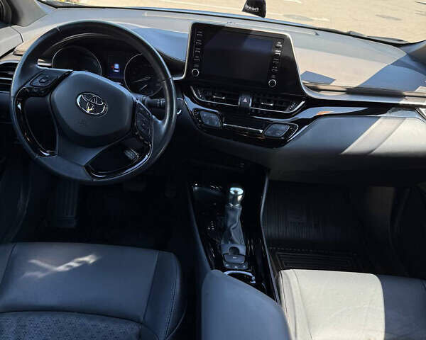 Серый Тойота C-HR, объемом двигателя 1.99 л и пробегом 38 тыс. км за 31000 $, фото 11 на Automoto.ua