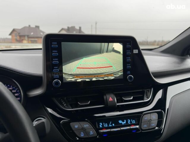 Серый Тойота C-HR, объемом двигателя 1.8 л и пробегом 28 тыс. км за 25490 $, фото 35 на Automoto.ua