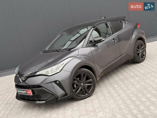 Серый Тойота C-HR, объемом двигателя 1.8 л и пробегом 28 тыс. км за 25490 $, фото 3 на Automoto.ua