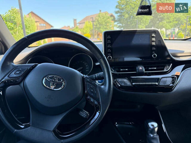Серый Тойота C-HR, объемом двигателя 1.99 л и пробегом 38 тыс. км за 31000 $, фото 8 на Automoto.ua