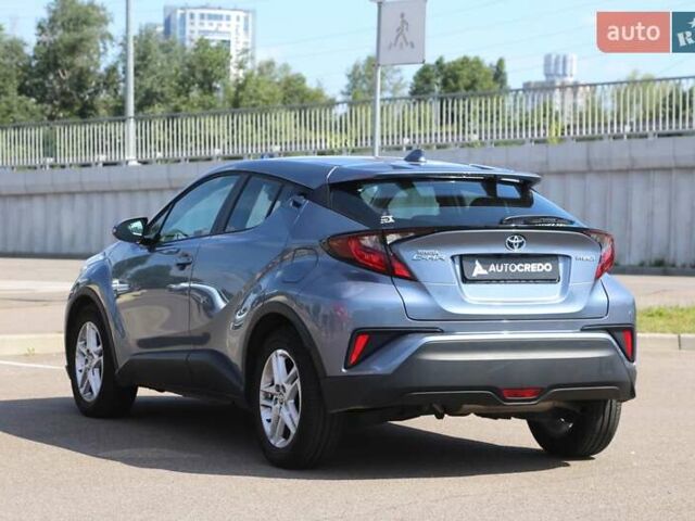 Серый Тойота C-HR, объемом двигателя 1.8 л и пробегом 29 тыс. км за 29900 $, фото 5 на Automoto.ua