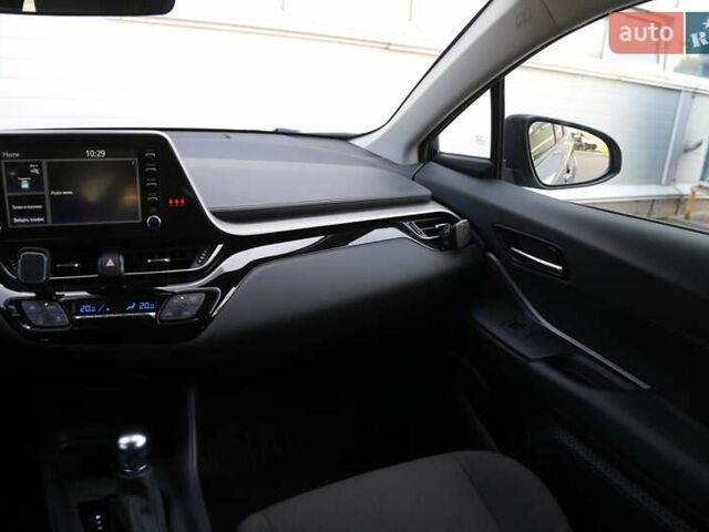 Сірий Тойота C-HR, об'ємом двигуна 1.8 л та пробігом 29 тис. км за 29500 $, фото 12 на Automoto.ua