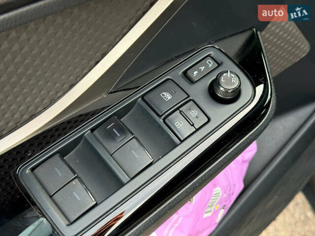 Серый Тойота C-HR, объемом двигателя 2 л и пробегом 42 тыс. км за 29890 $, фото 15 на Automoto.ua