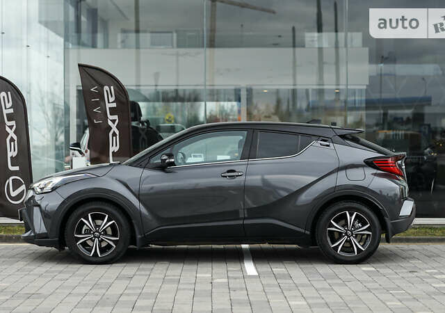 Серый Тойота C-HR, объемом двигателя 1.99 л и пробегом 11 тыс. км за 35149 $, фото 2 на Automoto.ua