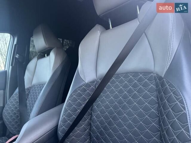Серый Тойота C-HR, объемом двигателя 1.8 л и пробегом 58 тыс. км за 31200 $, фото 6 на Automoto.ua
