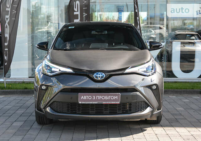 Серый Тойота C-HR, объемом двигателя 2 л и пробегом 21 тыс. км за 35000 $, фото 2 на Automoto.ua