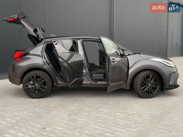 Серый Тойота C-HR, объемом двигателя 1.8 л и пробегом 28 тыс. км за 25490 $, фото 43 на Automoto.ua