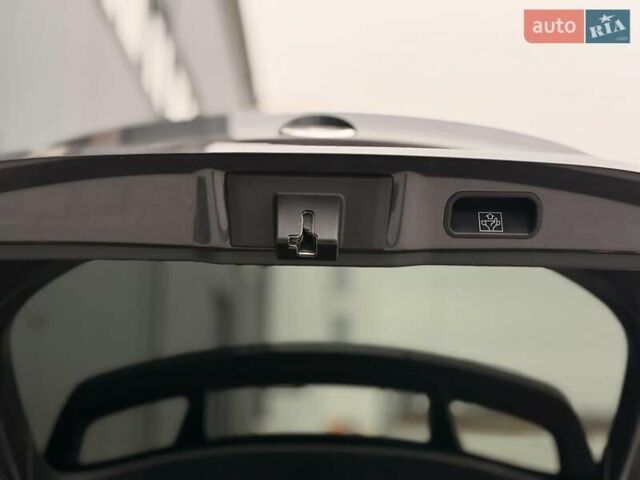 Серый Тойота C-HR, объемом двигателя 1.8 л и пробегом 28 тыс. км за 25490 $, фото 27 на Automoto.ua