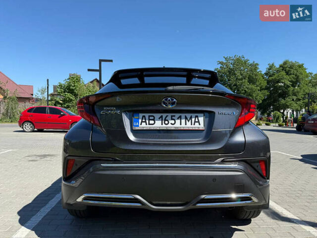 Серый Тойота C-HR, объемом двигателя 1.99 л и пробегом 39 тыс. км за 30000 $, фото 5 на Automoto.ua
