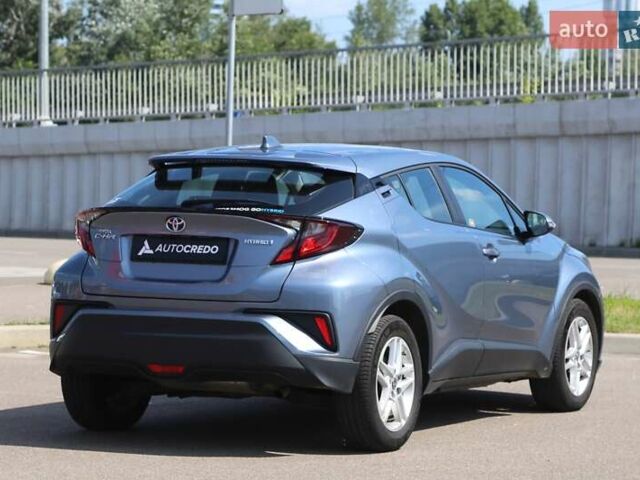 Серый Тойота C-HR, объемом двигателя 1.8 л и пробегом 29 тыс. км за 29900 $, фото 3 на Automoto.ua