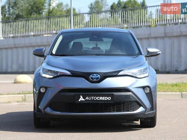 Серый Тойота C-HR, объемом двигателя 1.8 л и пробегом 29 тыс. км за 29900 $, фото 1 на Automoto.ua