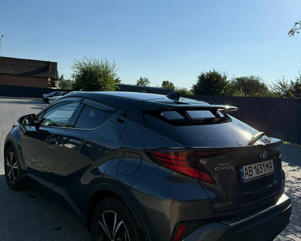 Сірий Тойота C-HR, об'ємом двигуна 2 л та пробігом 35 тис. км за 30000 $, фото 3 на Automoto.ua