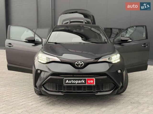 Серый Тойота C-HR, объемом двигателя 1.8 л и пробегом 28 тыс. км за 25490 $, фото 41 на Automoto.ua