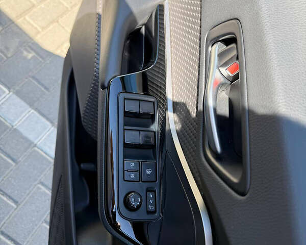 Серый Тойота C-HR, объемом двигателя 1.99 л и пробегом 39 тыс. км за 30000 $, фото 10 на Automoto.ua
