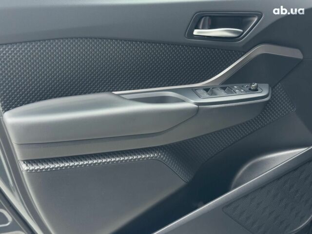 Серый Тойота C-HR, объемом двигателя 1.8 л и пробегом 28 тыс. км за 25490 $, фото 10 на Automoto.ua